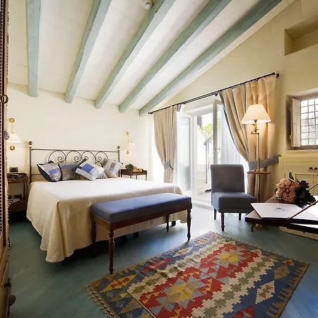 Hotel Algila Ortigia Charme 4*