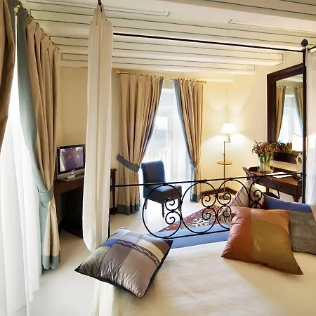 Algilà Ortigia Charme Hotel 4*