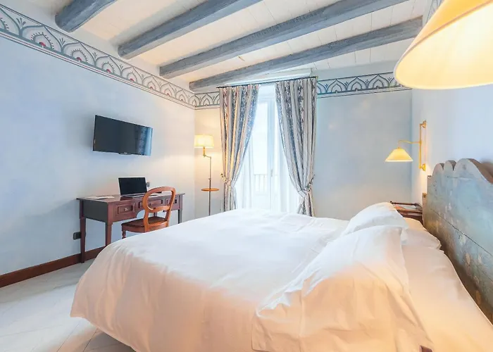 Hotel Algila Ortigia Charme 4*