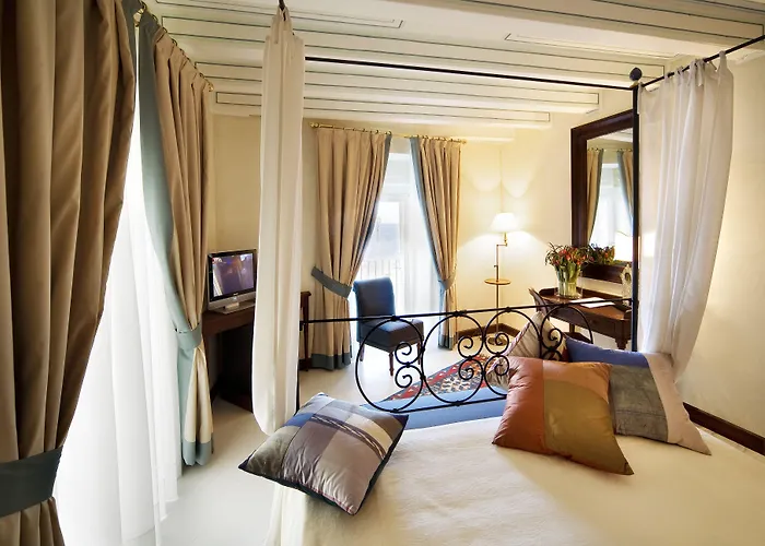 Hotel Algila Ortigia Charme 4*