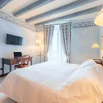 Hotel Algila Ortigia Charme 4*